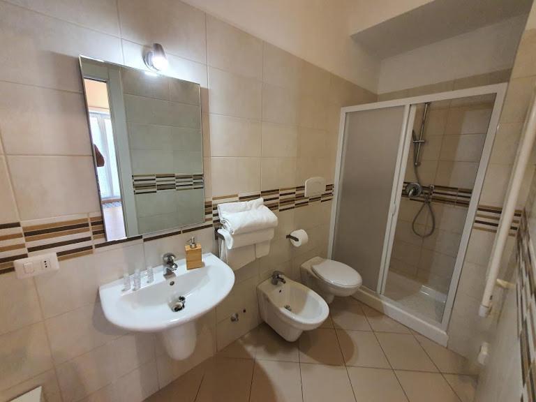 Arco Della Neve Guest House Bari Bagian luar foto